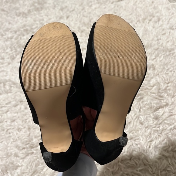 Black Heels - Picture 4 of 4